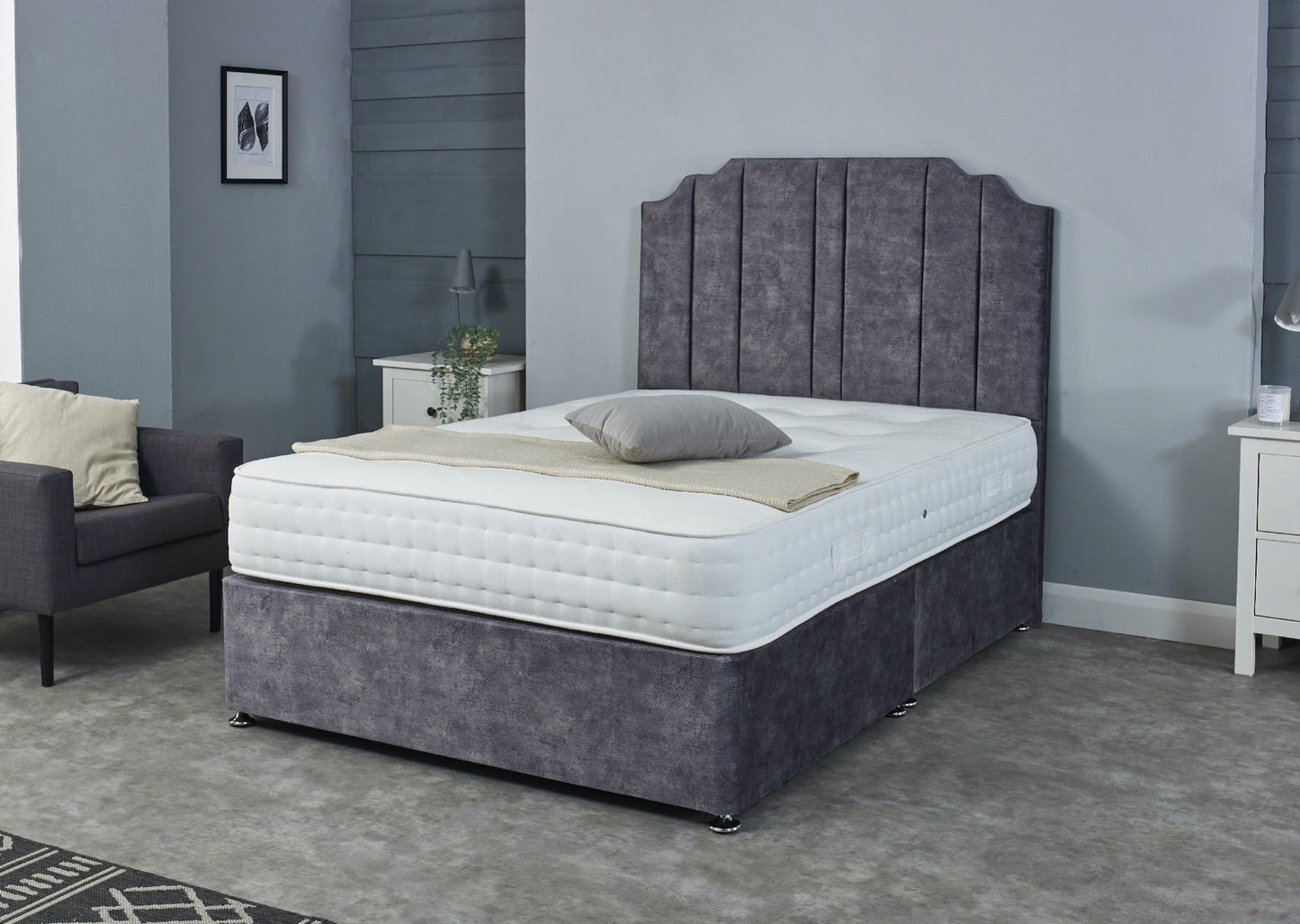 Manhattan Divan With 54" High Head