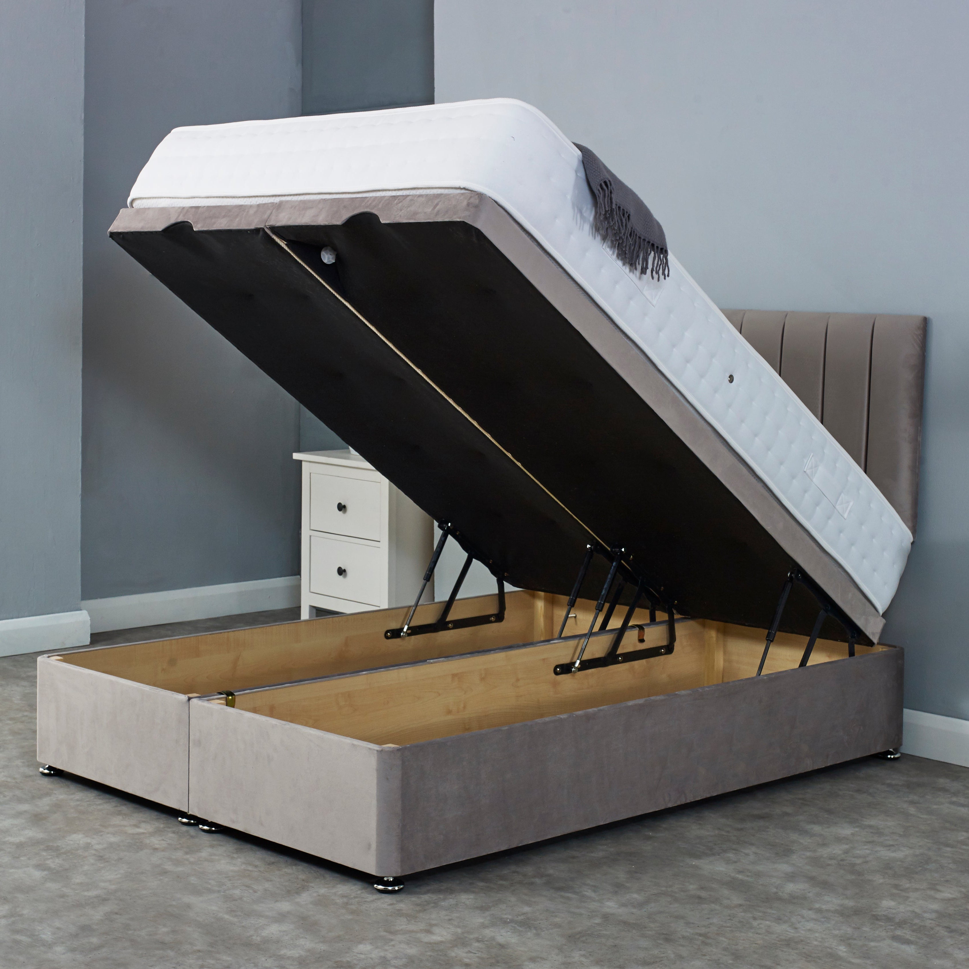 Sophia Divan Ottoman With 26" Vertical Lined Headboard